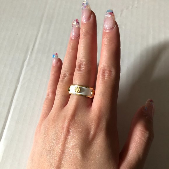 TORY BURCH KIRA ENAMEL RAISED CIRCLE LOGO - Picture 5 of 11